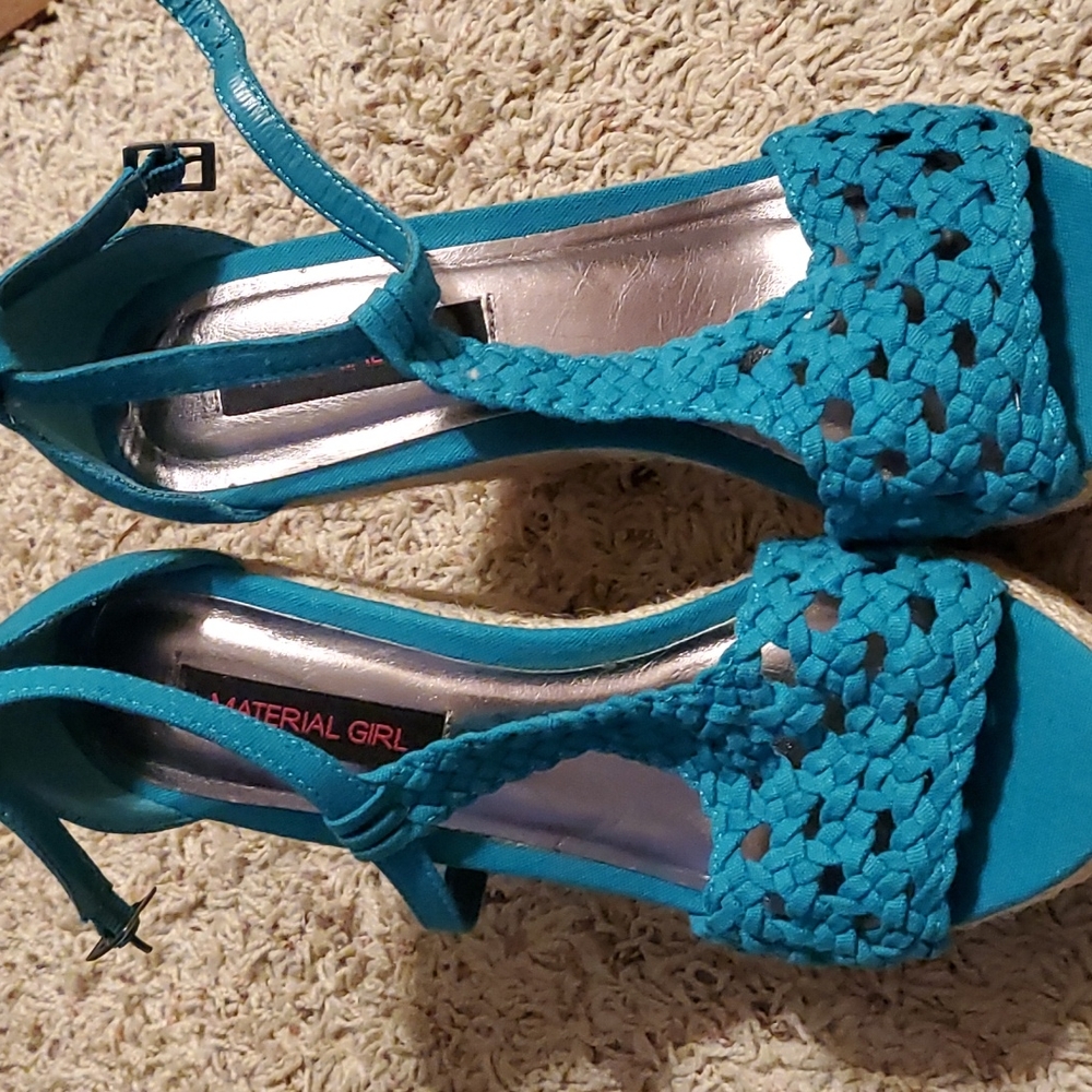 Material Girl size 6.5 wedge